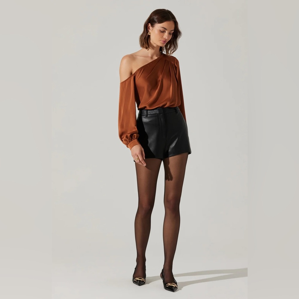 NWT ASTR the Label Nieves One Shoulder Top in Copper - Picture 2 of 7
